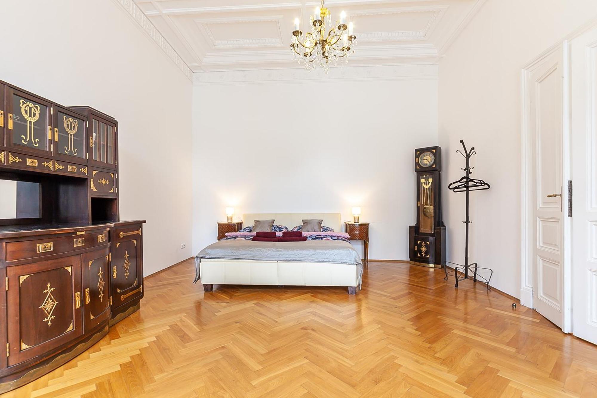 Royal Apartment By Charles Bridge View Of Saint Nicholas Church Apartmán