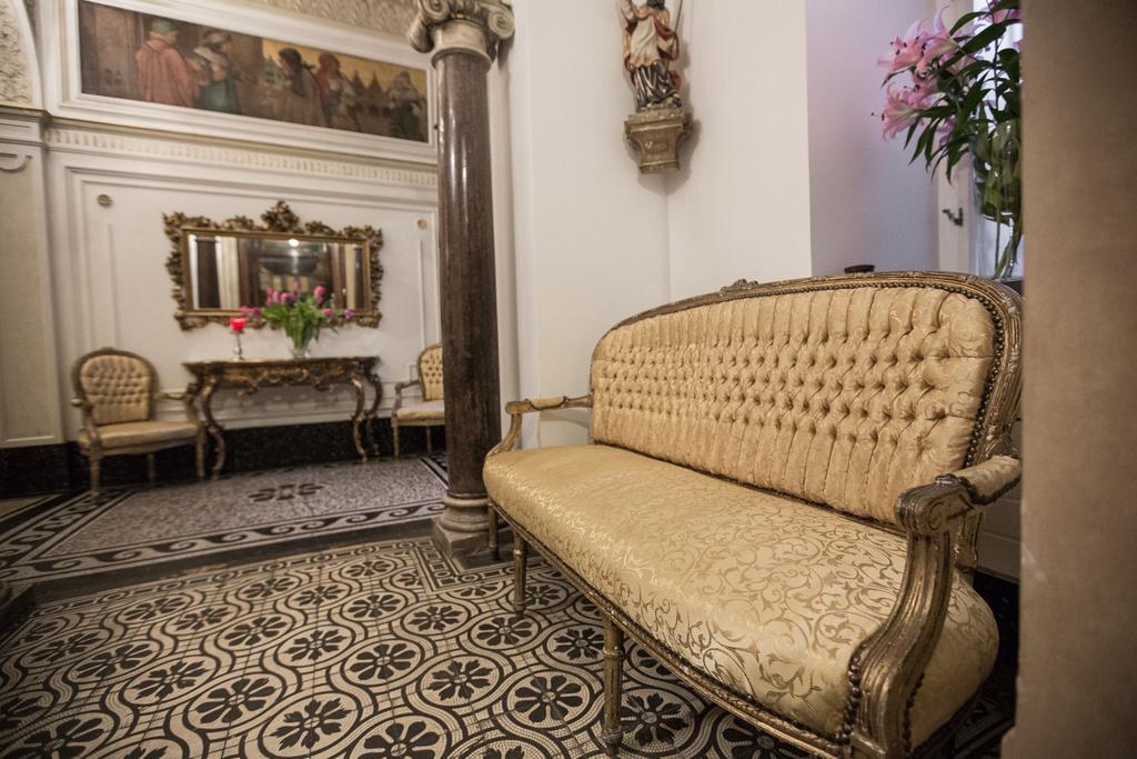Apartmán Royal Apartment By Charles Bridge View Of Saint Nicholas Church Prague