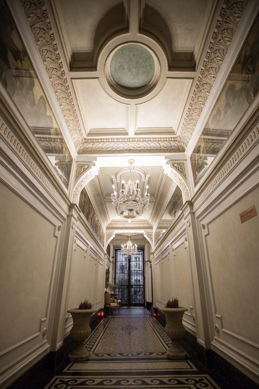Apartament Royal By Charles Bridge View Of Saint Nicholas Church *
